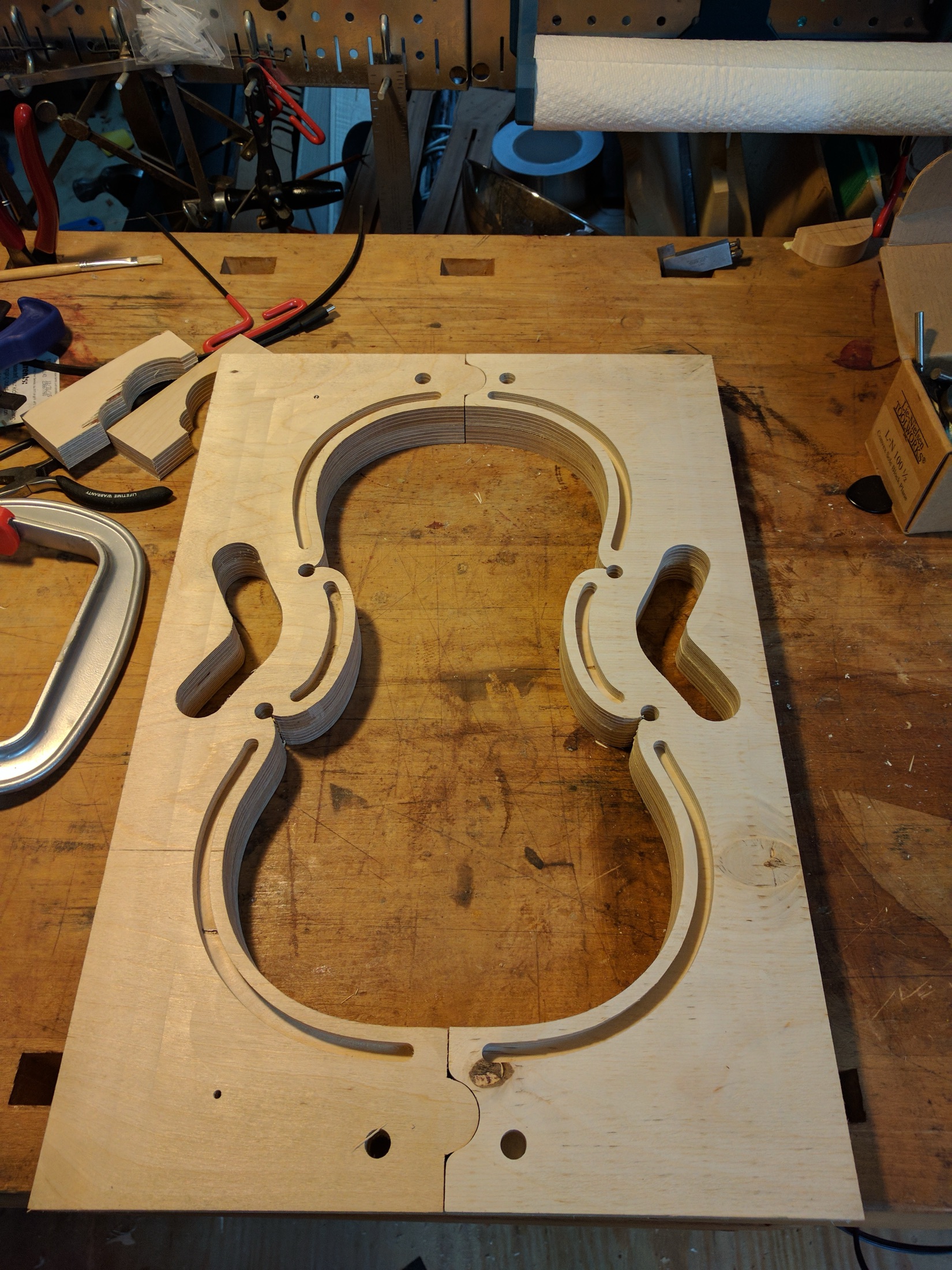 Rib bending mold with corner blocks